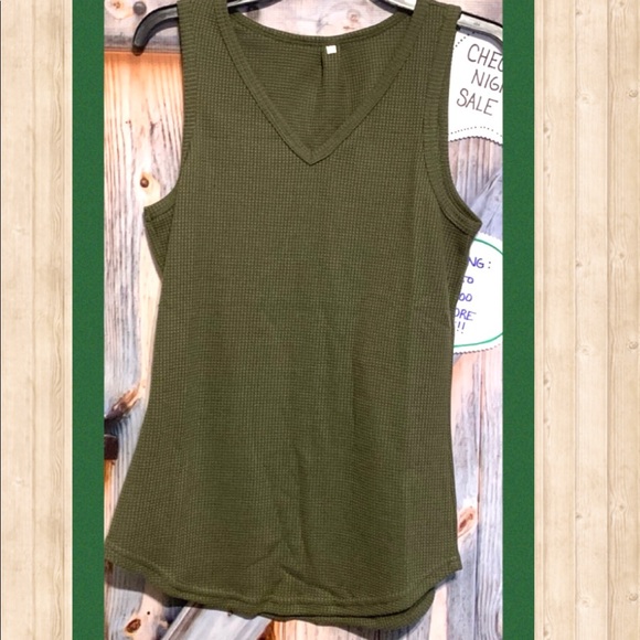 Brand New Waffle Materiel; TANK. Layer this fall! - Picture 1 of 1